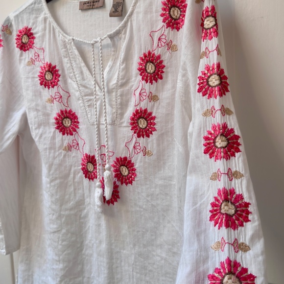 IE Designed Blouse - Picture 2 of 3